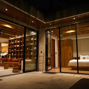 https://villa-urban-retreat-villas-satu-seminyak.ubudhotelsnow.com